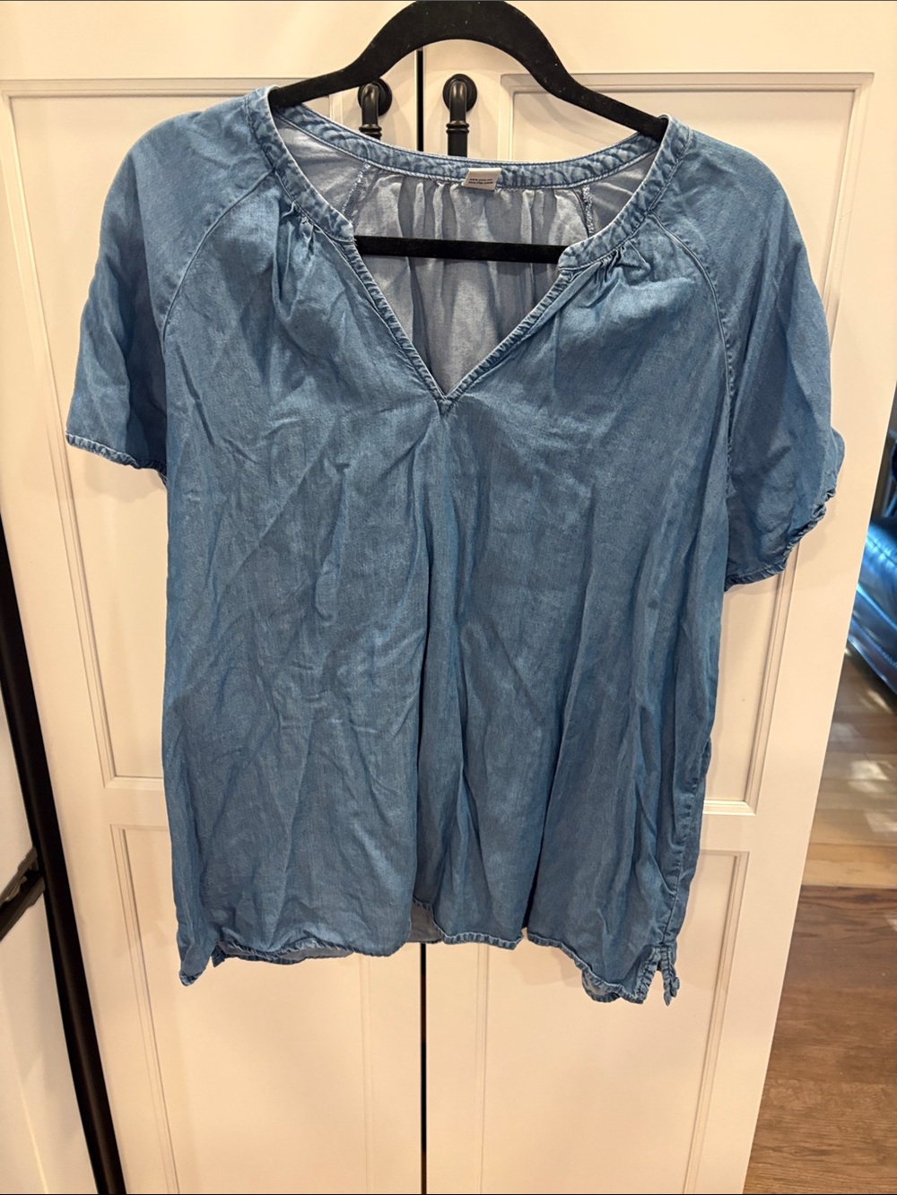 Old Navy Light Blue Chambray V-Neck Tunic